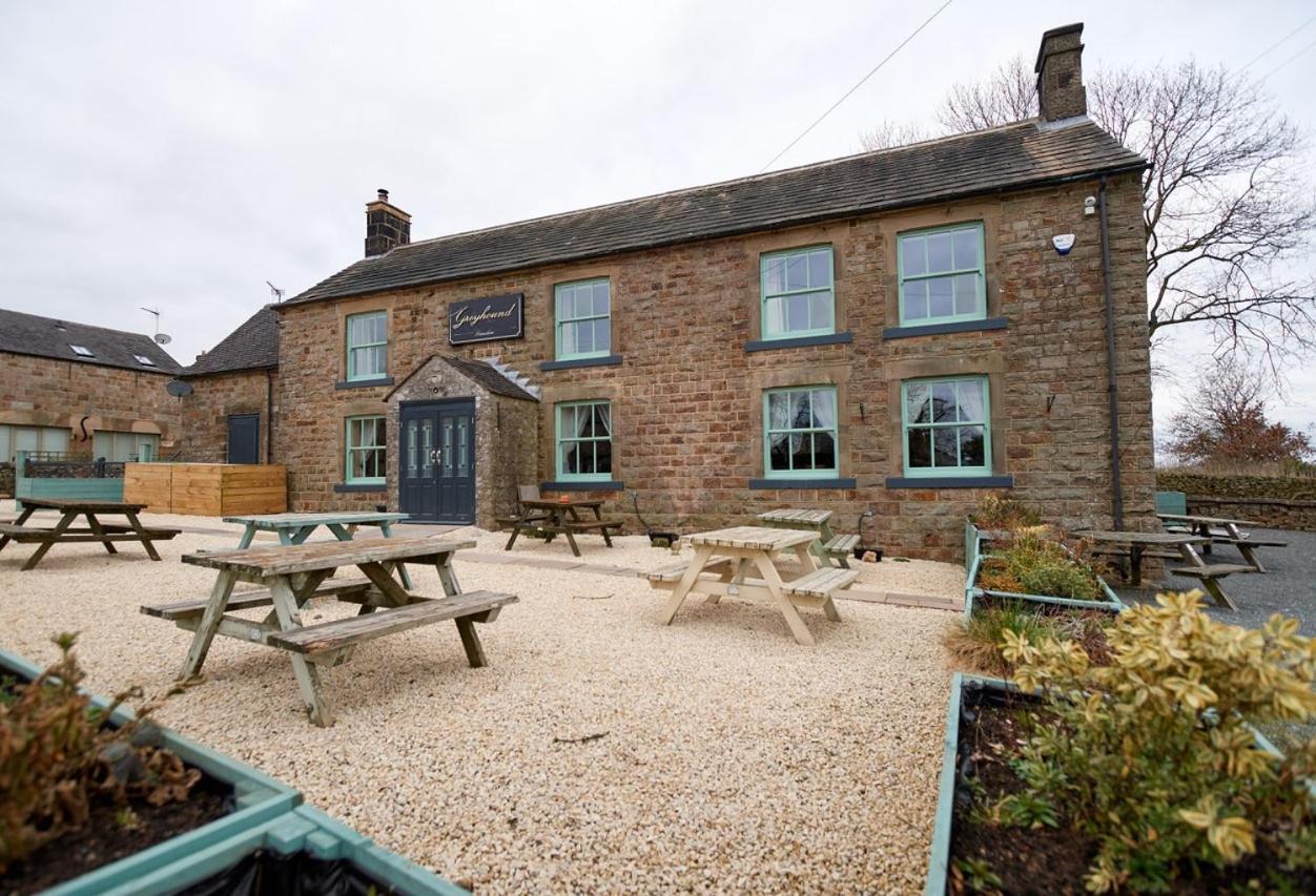 Peak District, The Greyhound Inn, Warslow Circa 1750 Exterior photo